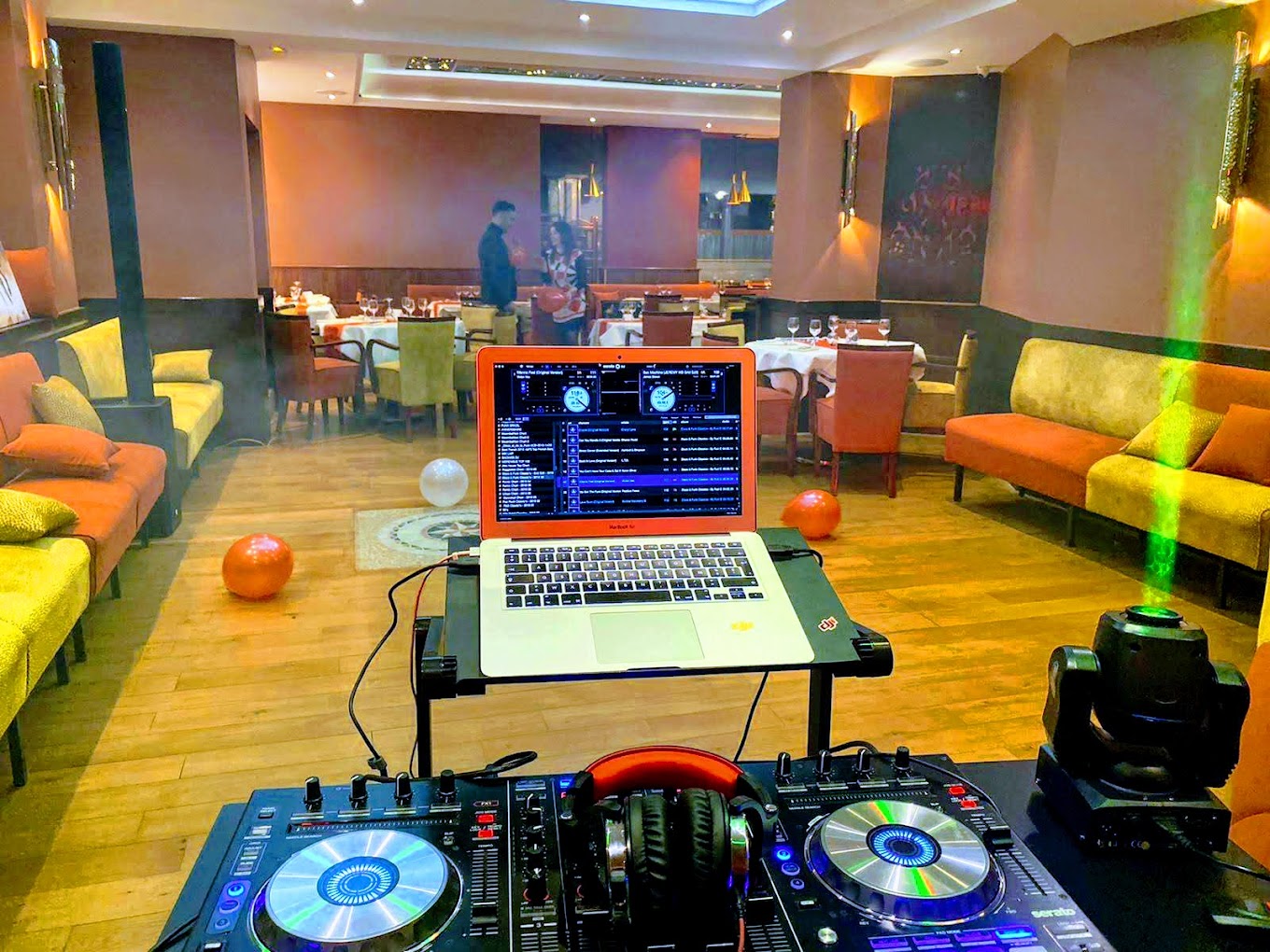 Intérieur du restaurant Kayani à Boulogne